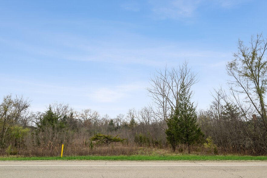 315-335 St. Mary's Rd, Green Oaks, IL for sale - Aerial - Image 1 of 4