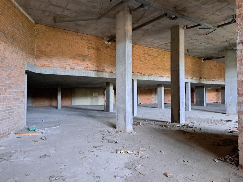 Retail in Alzira for sale - Building Photo - Image 2 of 28