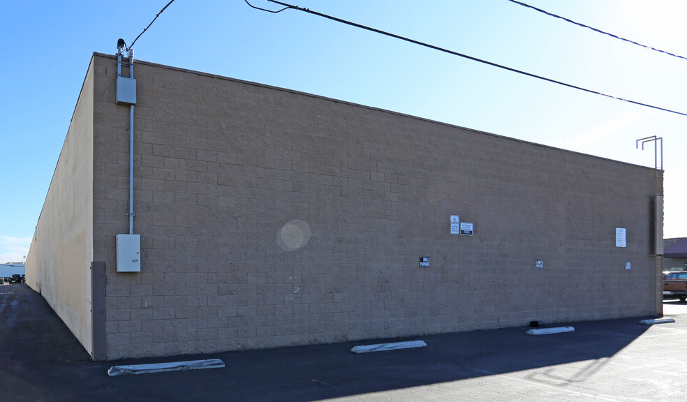 2775 Kurtz St, San Diego, CA for lease - Building Photo - Image 3 of 4