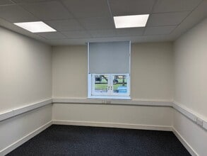 Ingrave Rd, Brentwood for lease Interior Photo- Image 2 of 2