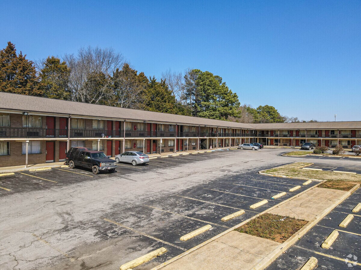 2201 Memorial Pkwy NW, Huntsville, AL 35810