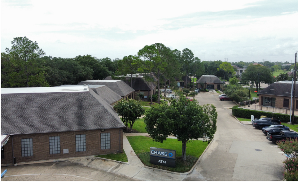 14021 Parkway Blvd, Sugar Land, TX for lease - Building Photo - Image 3 of 4