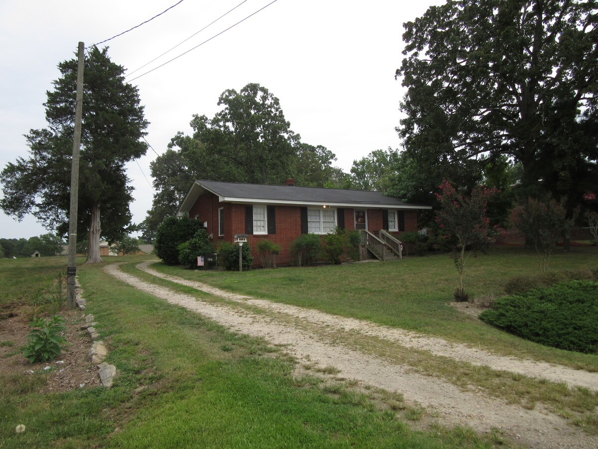 106 Pearces Rd, Zebulon, NC 27597