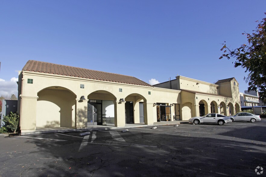 300308 Davis St, San Leandro, CA 94577 Glenbrook Plaza