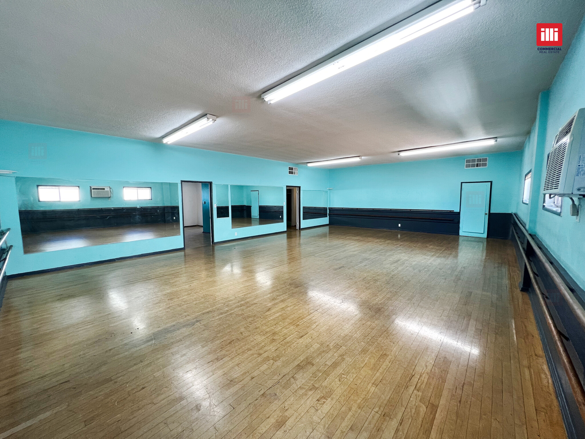 14252 Ventura Blvd, Sherman Oaks, CA for lease Interior Photo- Image 1 of 6