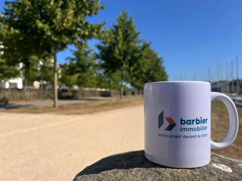 Flex in Pluneret for lease - Building Photo - Image 2 of 4