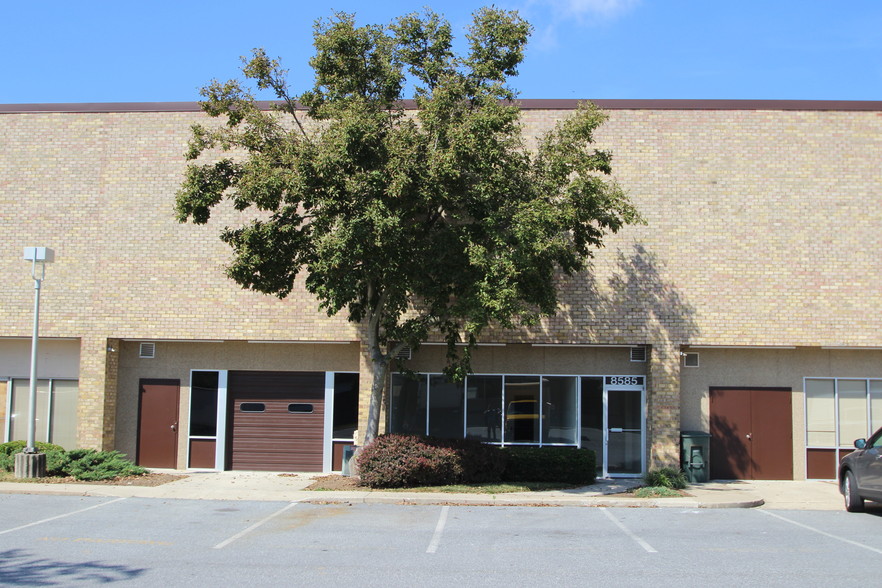 8565-8637 Grovemont Cir, Gaithersburg, MD for lease - Building Photo - Image 2 of 3