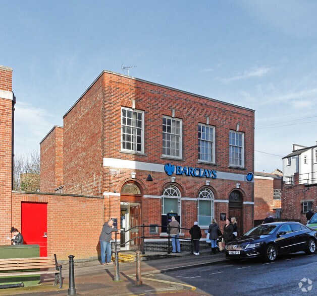 College St, Rushden, NN10 0QQ