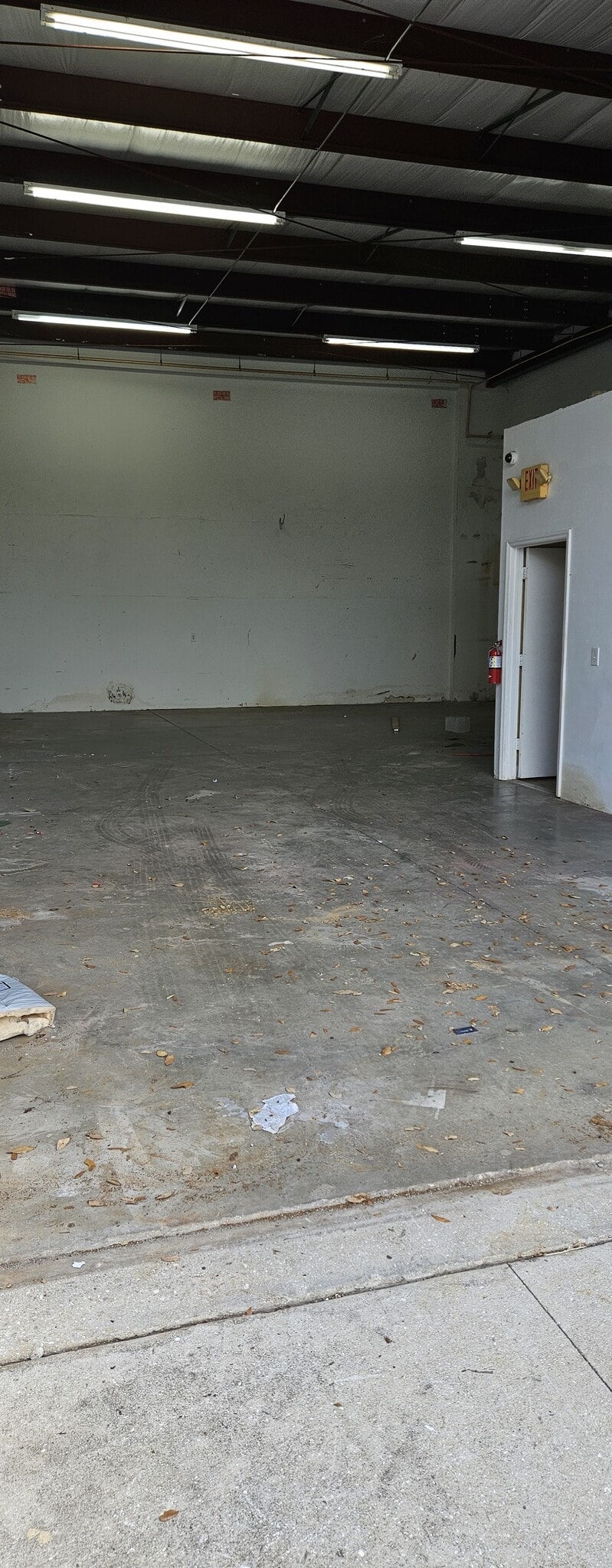 3887 Mannix Dr, Naples, FL for lease Interior Photo- Image 1 of 4