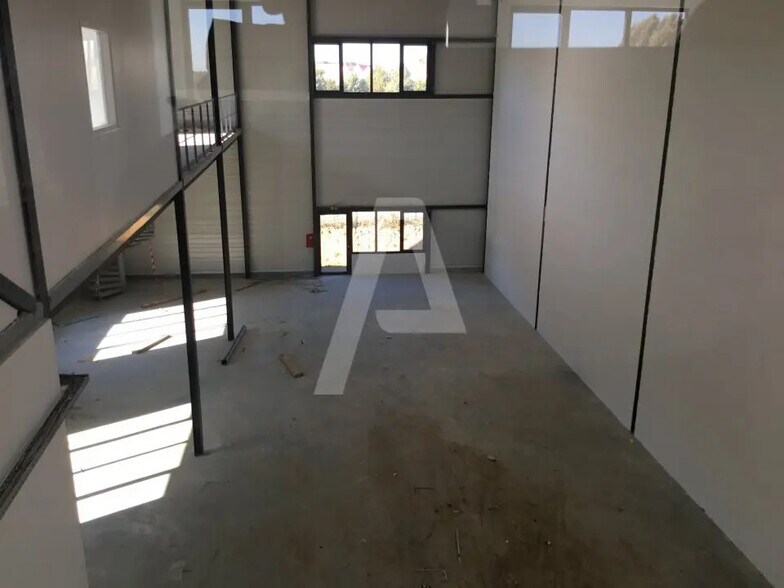 Flex in Saint-Pierre-du-Perray for sale - Interior Photo - Image 3 of 8