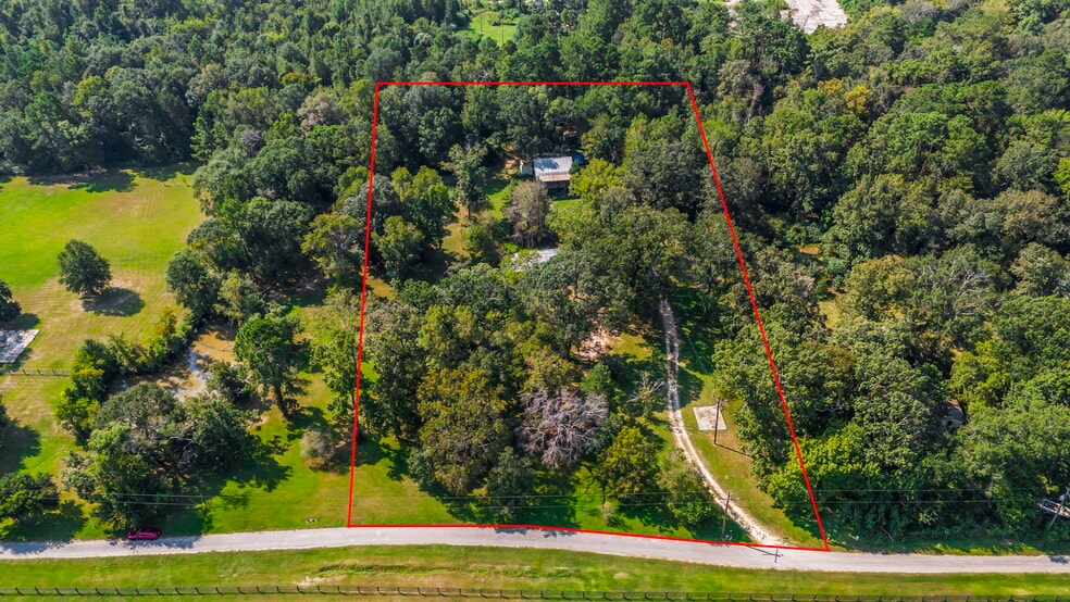 28140 Seven Sisters Rd, New Caney, TX for sale - Building Photo - Image 2 of 6