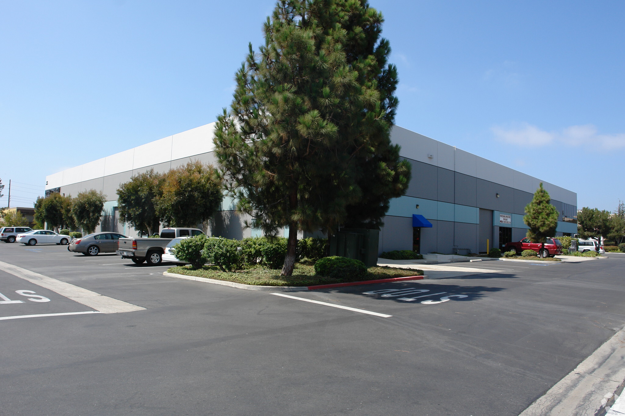 1376 Walter St, Ventura, CA 93003 - Flex for Lease | LoopNet