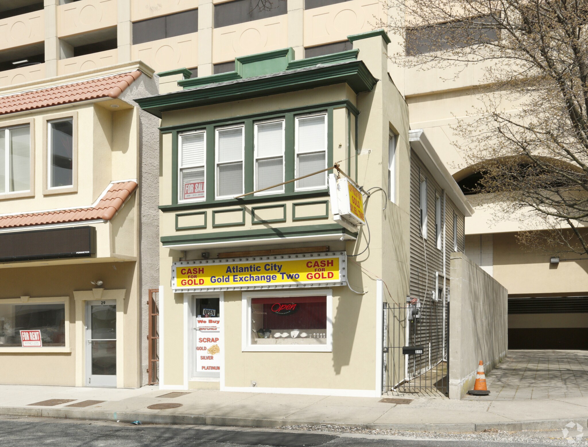 31 S Christopher Columbus, Atlantic City, NJ for sale Primary Photo- Image 1 of 1
