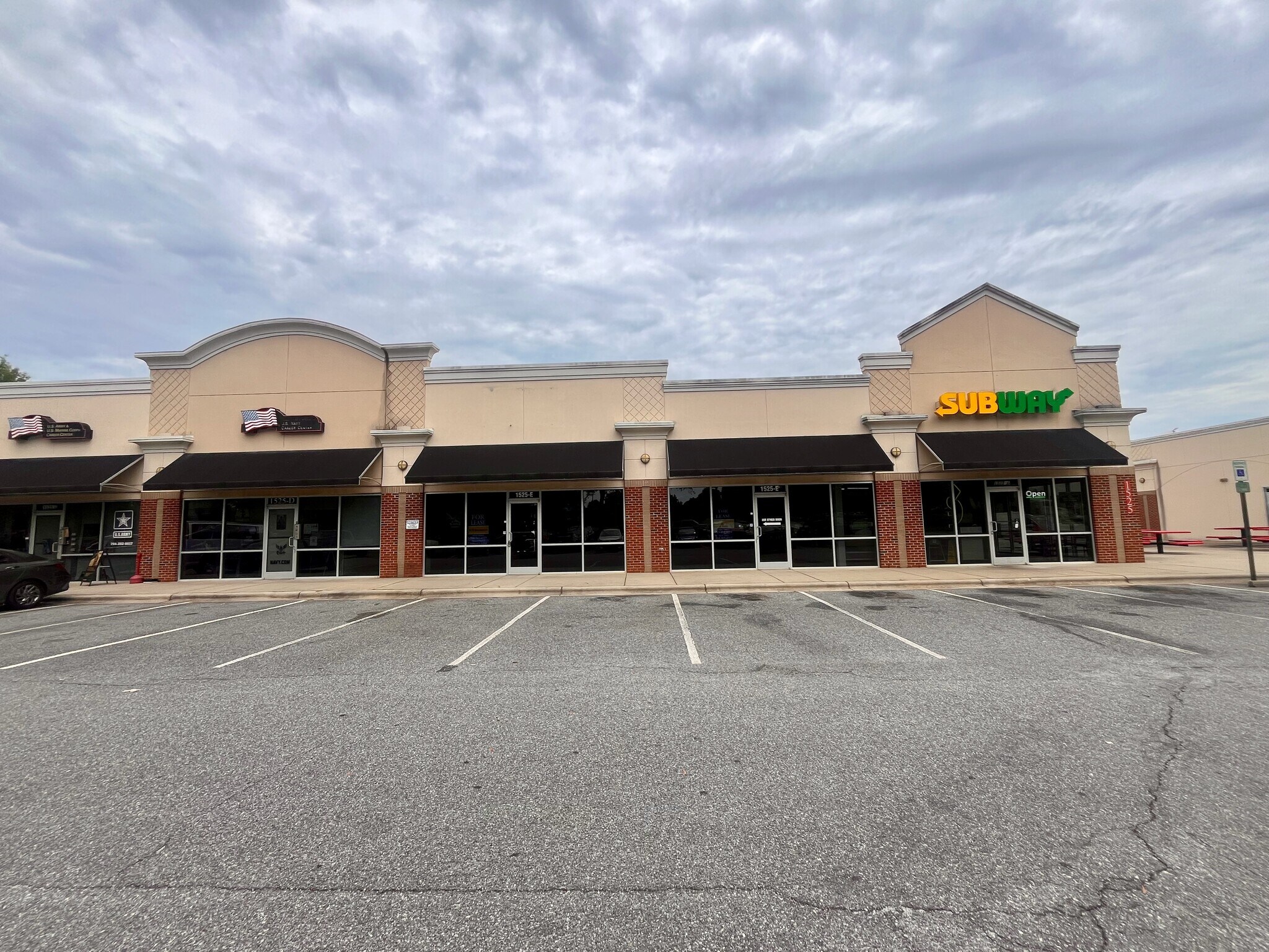 1531 Cinema Dr, Statesville, NC for lease Interior Photo- Image 1 of 4