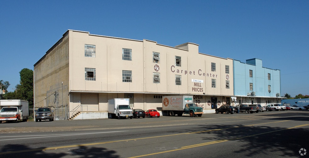 1030 Larmer Ave NE, Salem, OR for lease - Primary Photo - Image 2 of 8