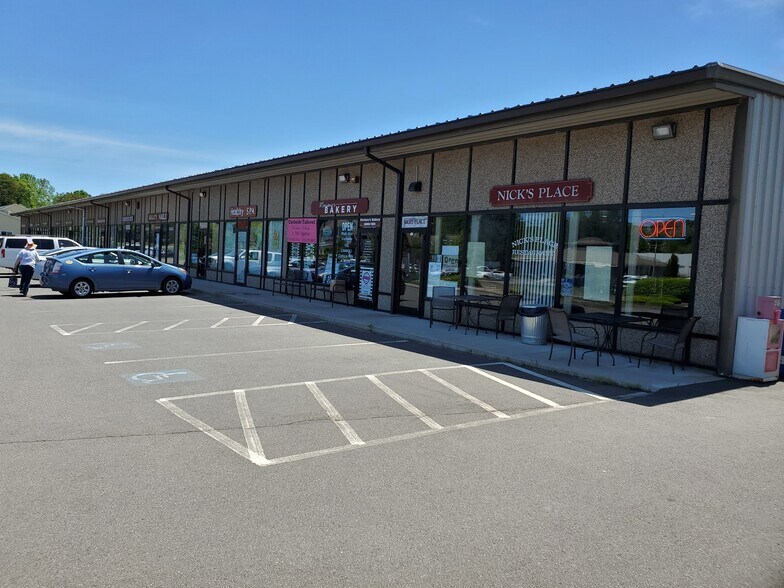 200 Boston Post Rd, Madison, CT for sale - Building Photo - Image 1 of 1