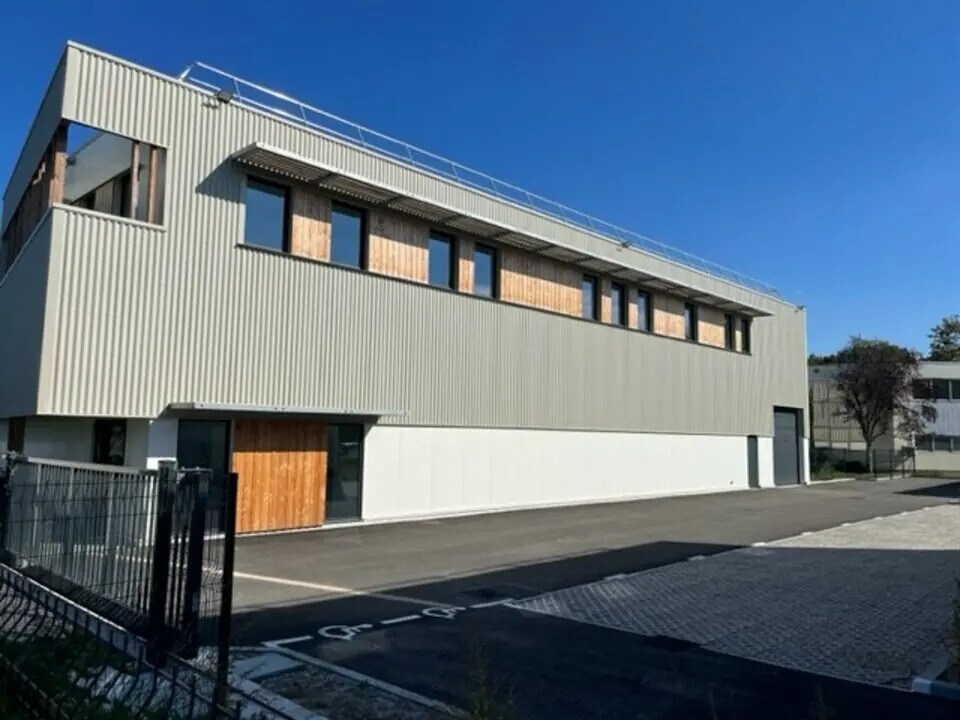 Flex in Gradignan for lease Building Photo- Image 1 of 5