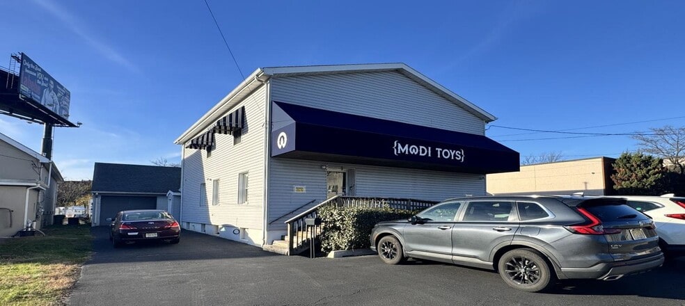 13 Coral St, Edison, NJ for lease - Building Photo - Image 1 of 4
