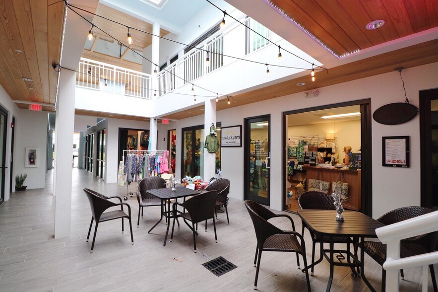 119 Bridge St, Bradenton Beach, FL for sale - Building Photo - Image 1 of 1