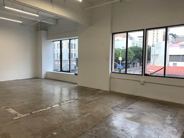 656 S Los Angeles St, Los Angeles, CA for lease - Interior Photo - Image 2 of 11