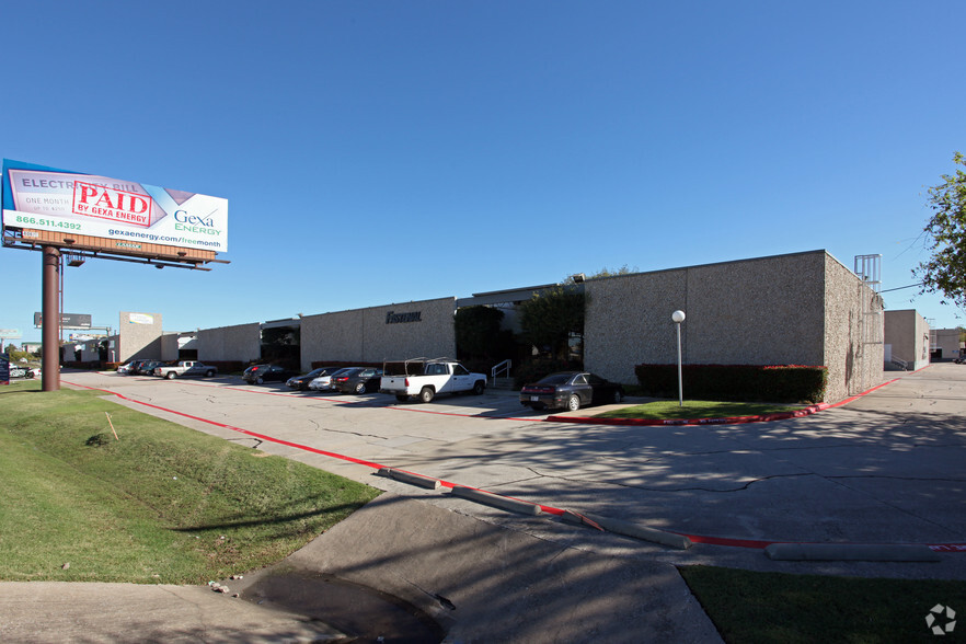 10702-10728 N Stemmons Fwy, Dallas, TX for lease - Building Photo - Image 1 of 3