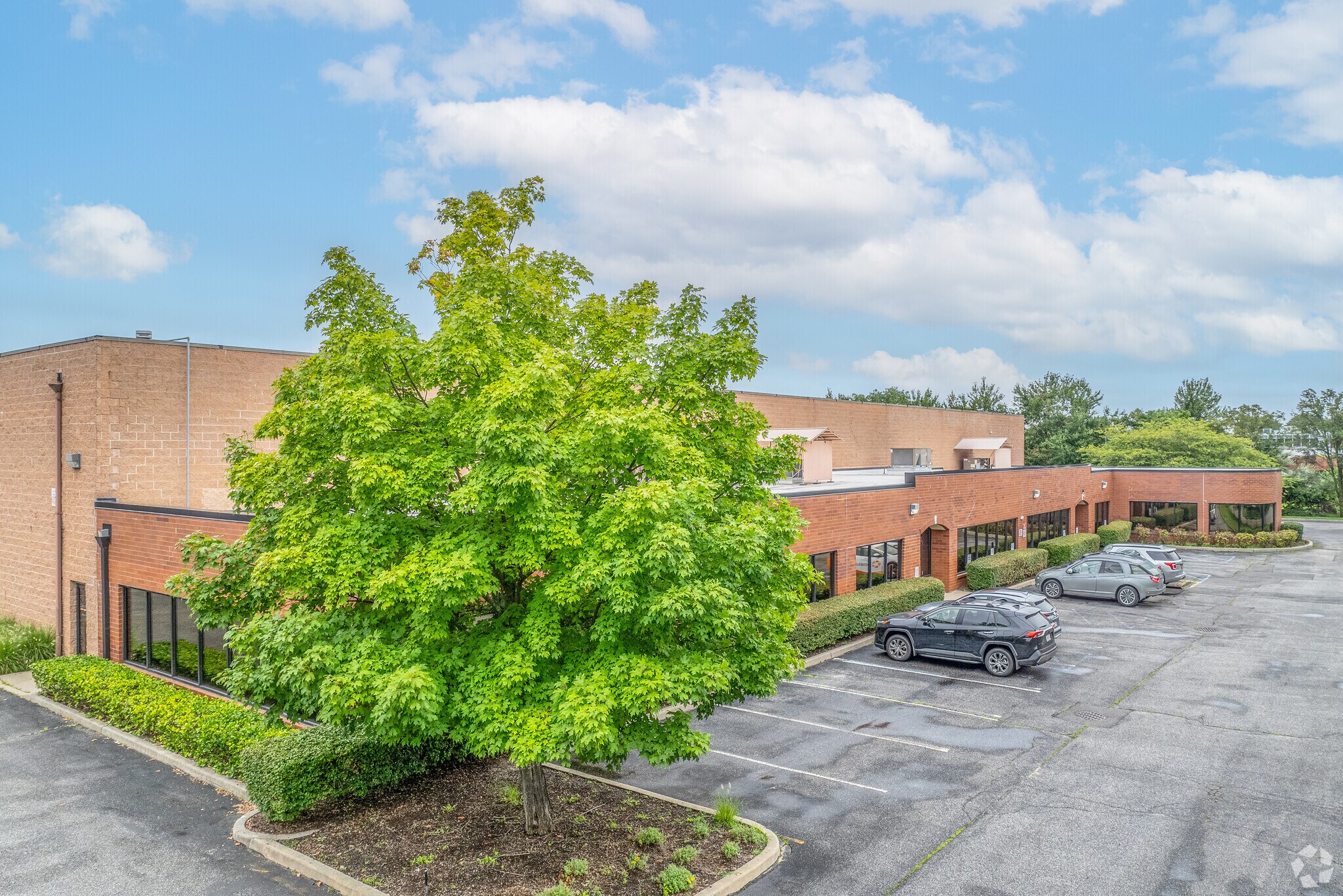 80 Suffolk Ct, Hauppauge, NY for sale Primary Photo- Image 1 of 1