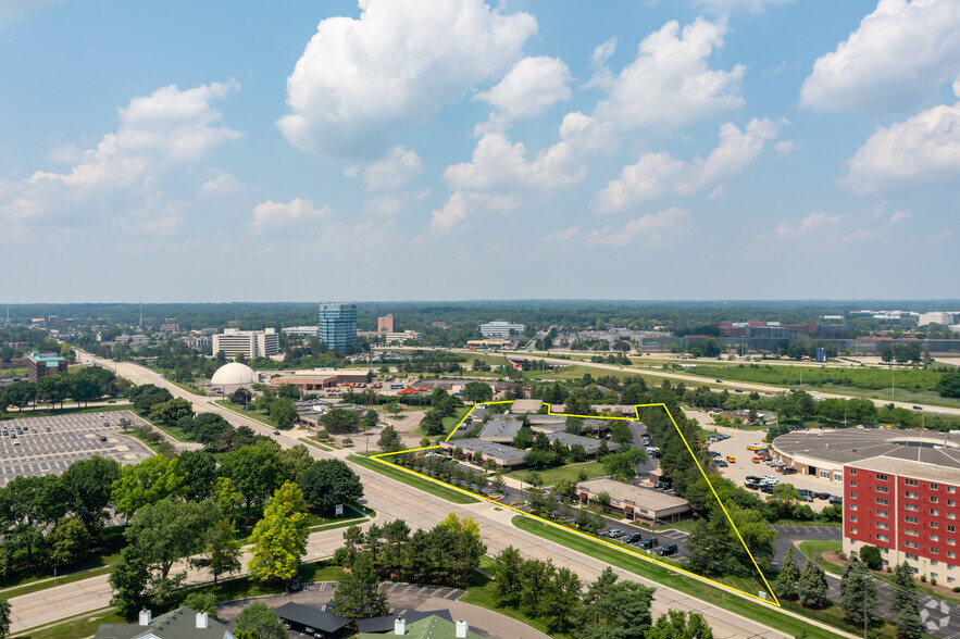 27650-27652 Franklin Rd, Southfield, MI for lease - Aerial - Image 3 of 44