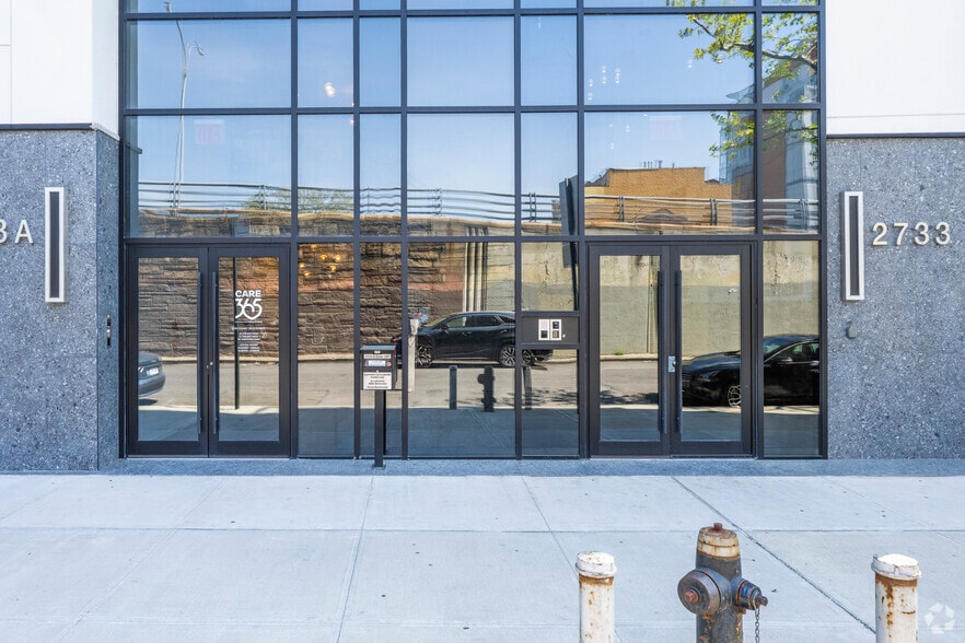 2733 E 12th St, Brooklyn, NY for lease - Building Photo - Image 3 of 6