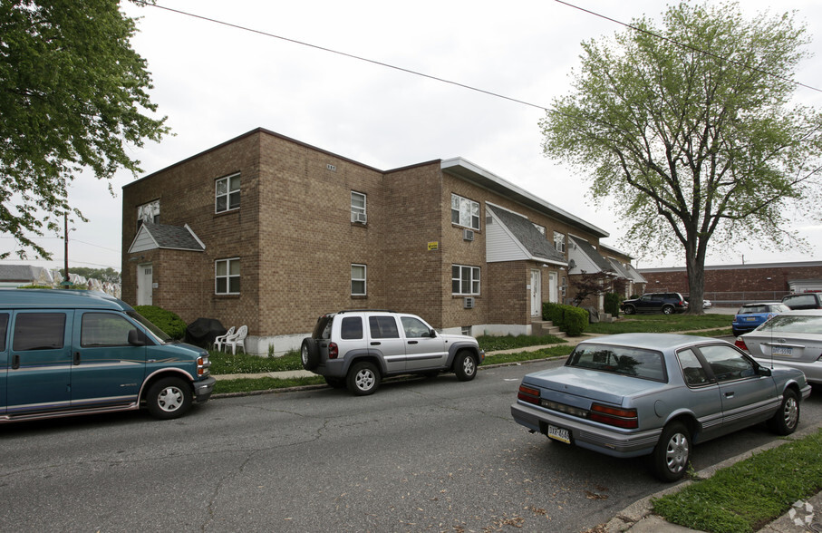 2201-2219 Lansing St, Philadelphia, PA for sale - Building Photo - Image 2 of 6