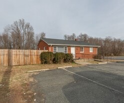 696 Warrenton Rd, Fredericksburg VA - Office Space