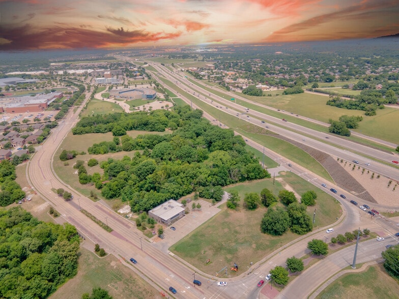 301-399 E Brand -1, Garland, TX for sale - Primary Photo - Image 1 of 5
