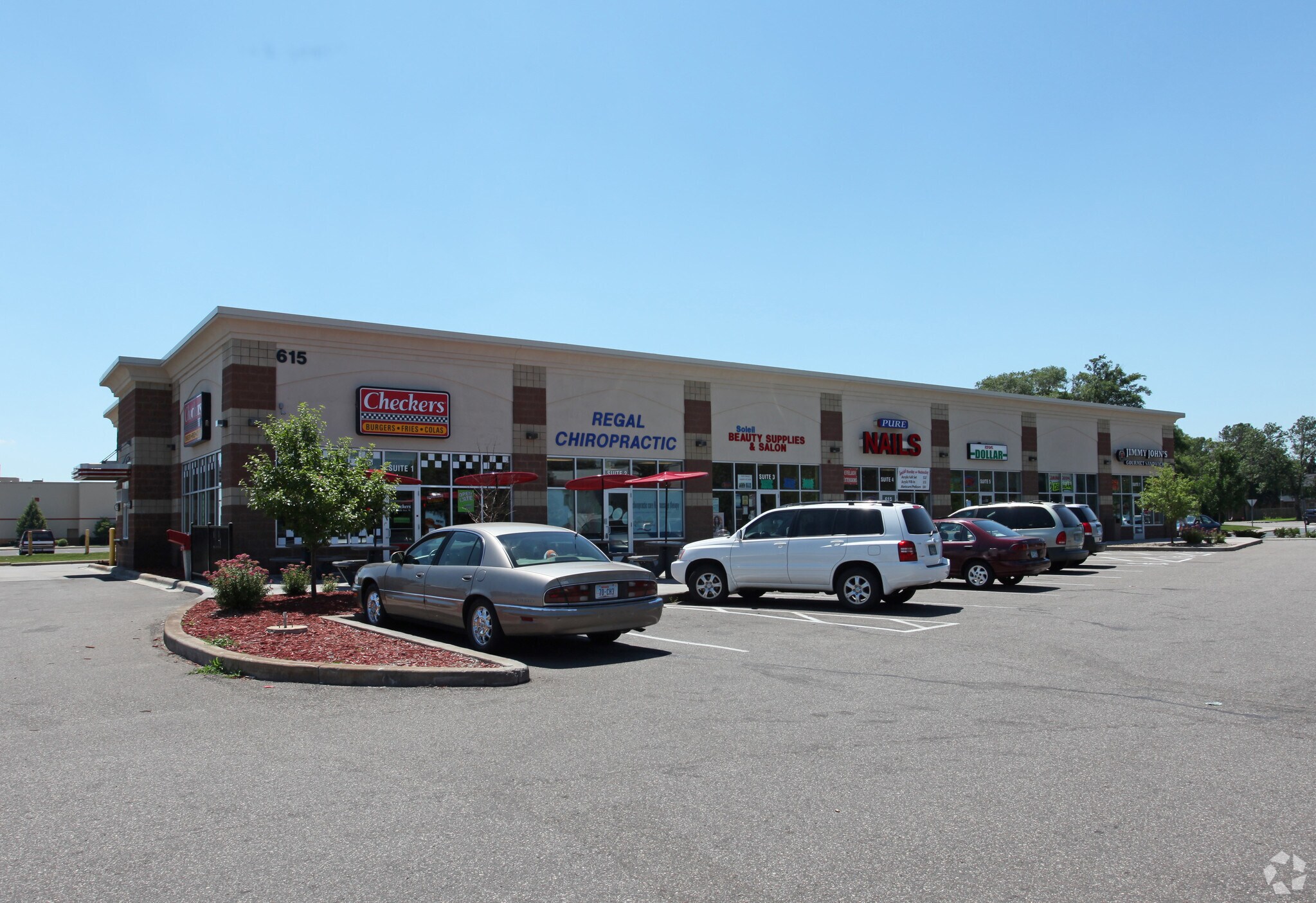 615 66th Ave N, Brooklyn Center, MN for sale Primary Photo- Image 1 of 1