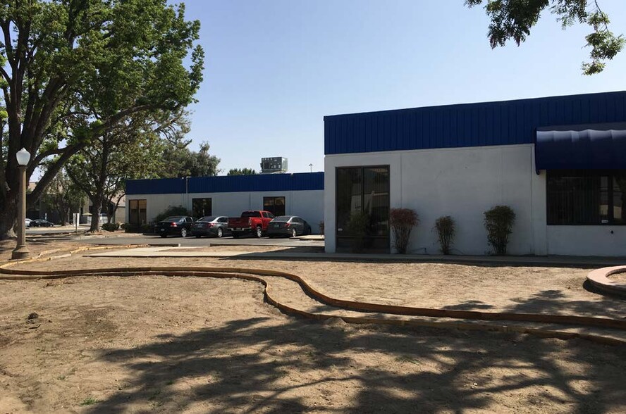 1922 N Helm Ave, Fresno, CA for lease - Building Photo - Image 2 of 4