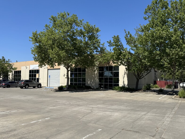 1600-1650 Tribute Rd, Sacramento, CA for lease - Building Photo - Image 2 of 5