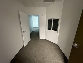 4900 S University Dr, Davie, FL for lease Interior Photo- Image 1 of 16