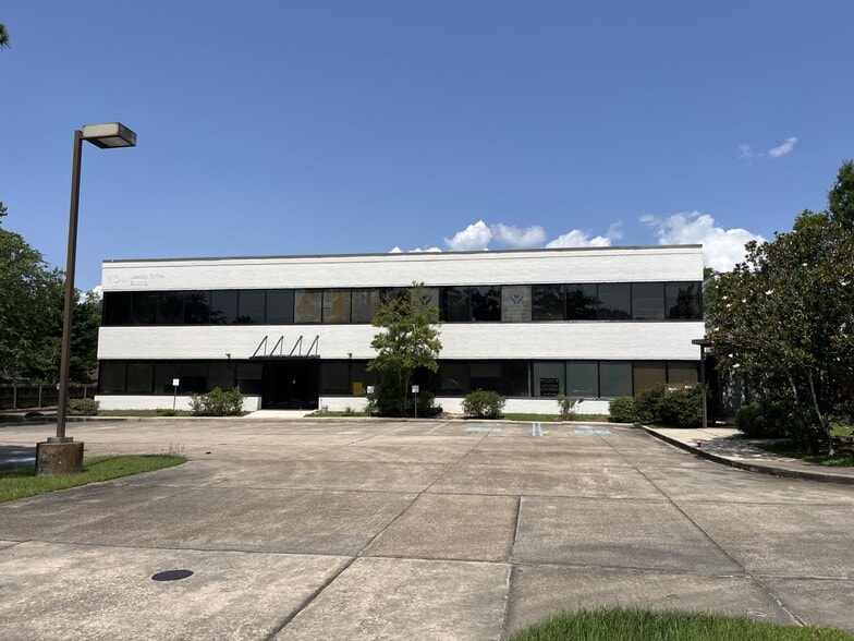 804 Heavens Dr, Mandeville, LA for lease - Building Photo - Image 1 of 1