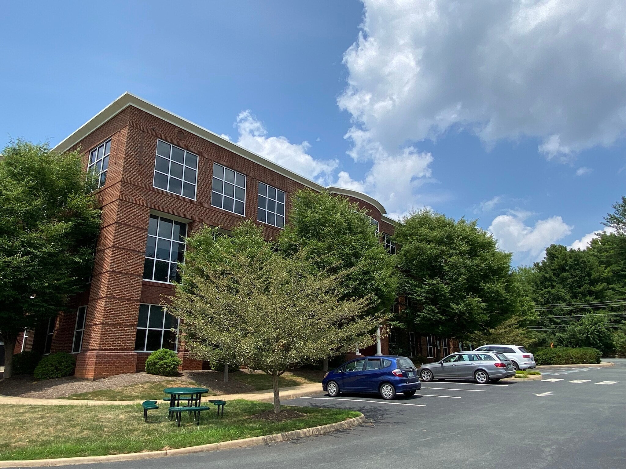 2410 Old Ivy Rd, Charlottesville, VA for sale Building Photo- Image 1 of 1