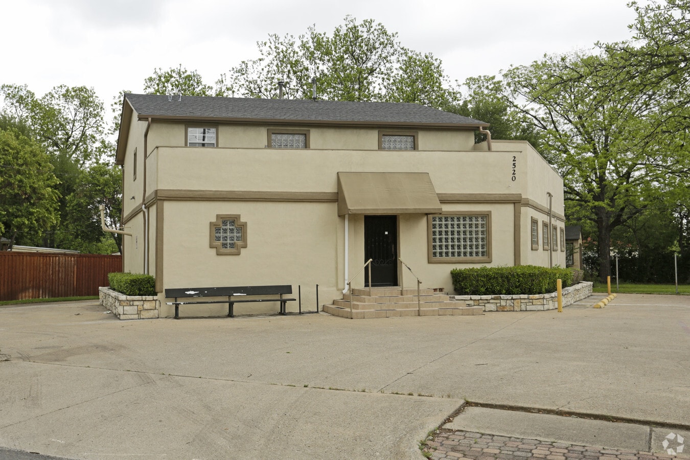 2520 N Carroll Ave, Dallas, TX 75204