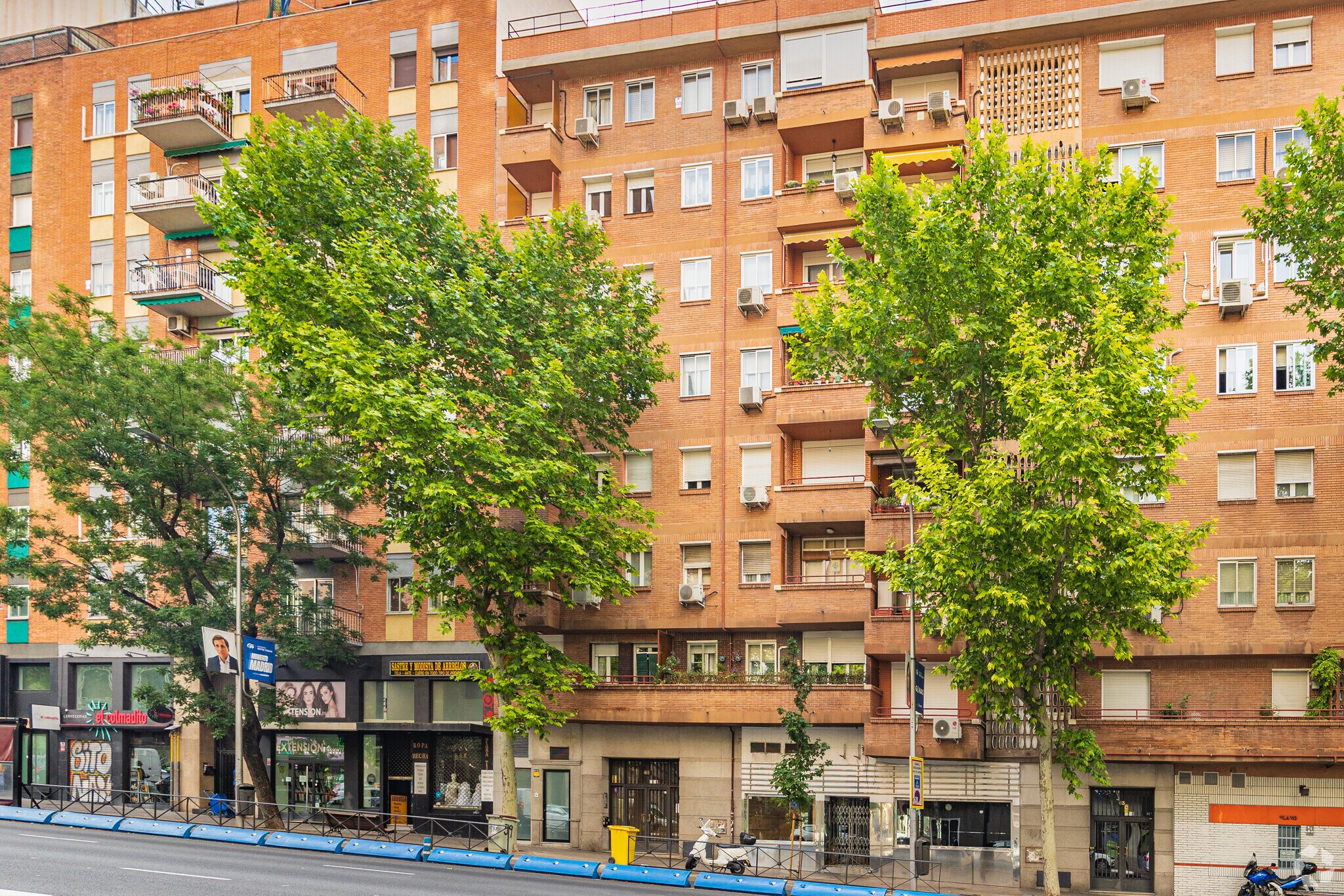 Multifamily in Madrid, Madrid for sale Primary Photo- Image 1 of 1