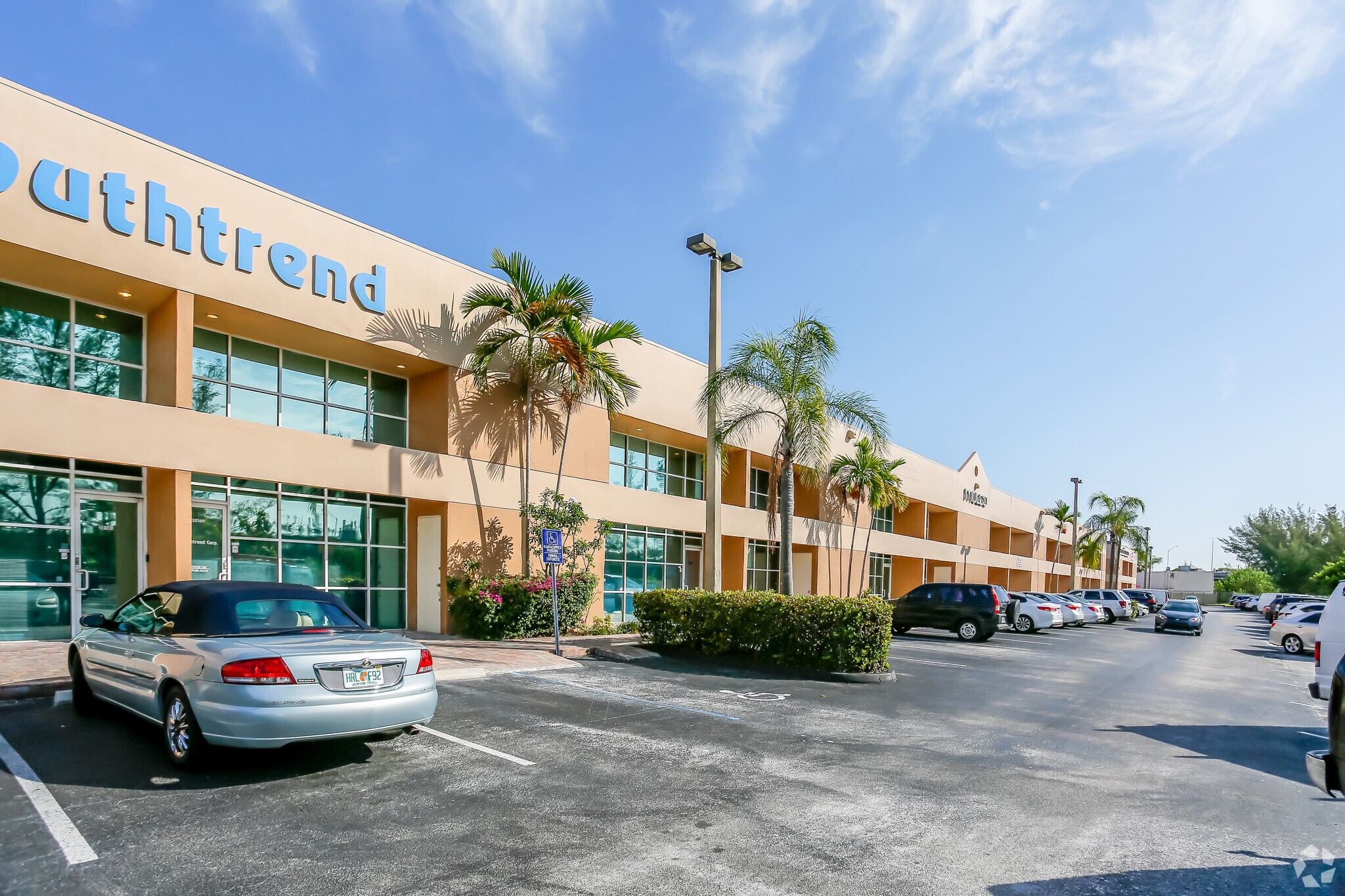 20165-20199 NE 16th Pl, Miami, FL for lease Building Photo- Image 1 of 4