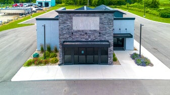 1010 251 Hwy, Rochelle IL - Parking Garage