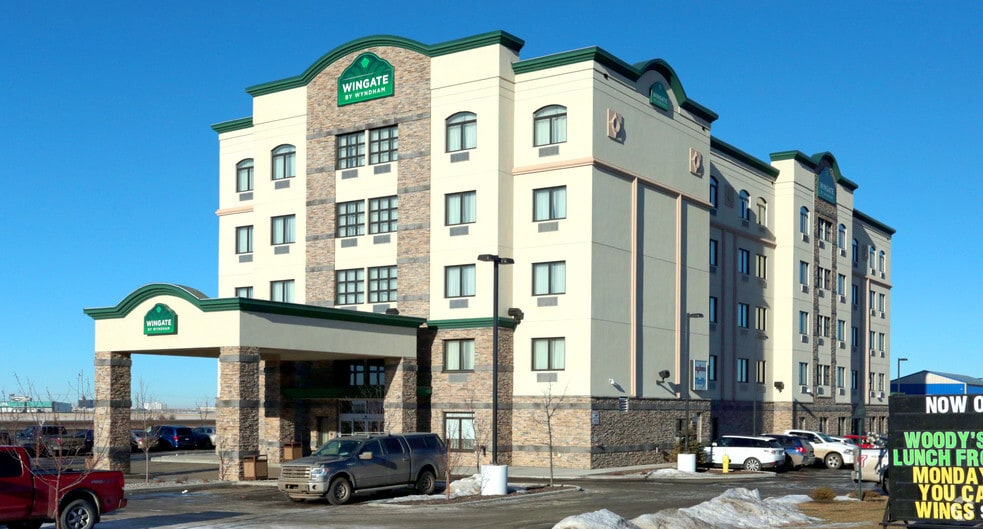 7120 Sparrow Dr, Leduc, AB for sale - Primary Photo - Image 1 of 1