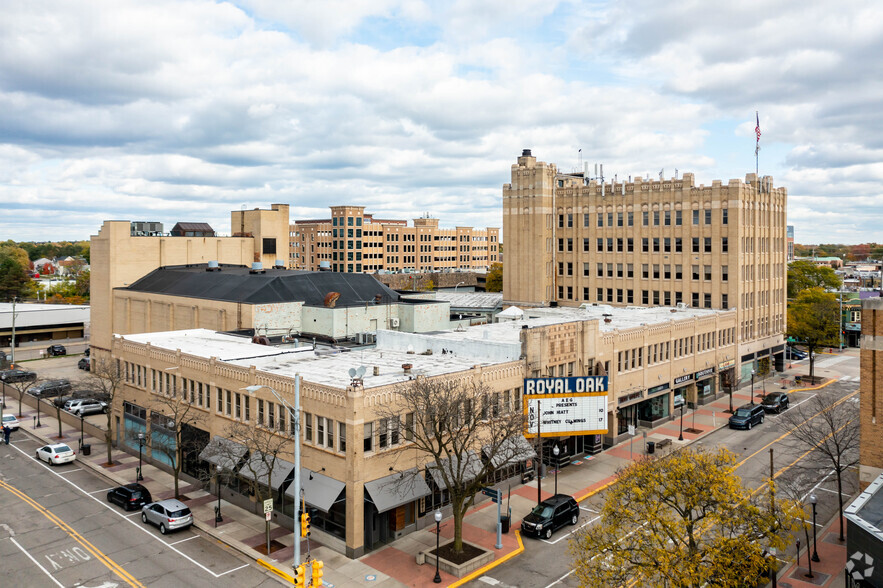 306 S Washington Ave, Royal Oak, MI for lease - Building Photo - Image 2 of 4