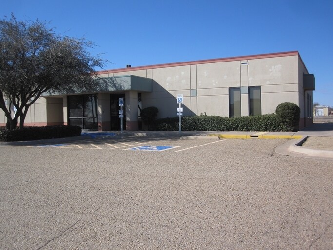 2401 S Hall Ave, Littlefield, TX 79339