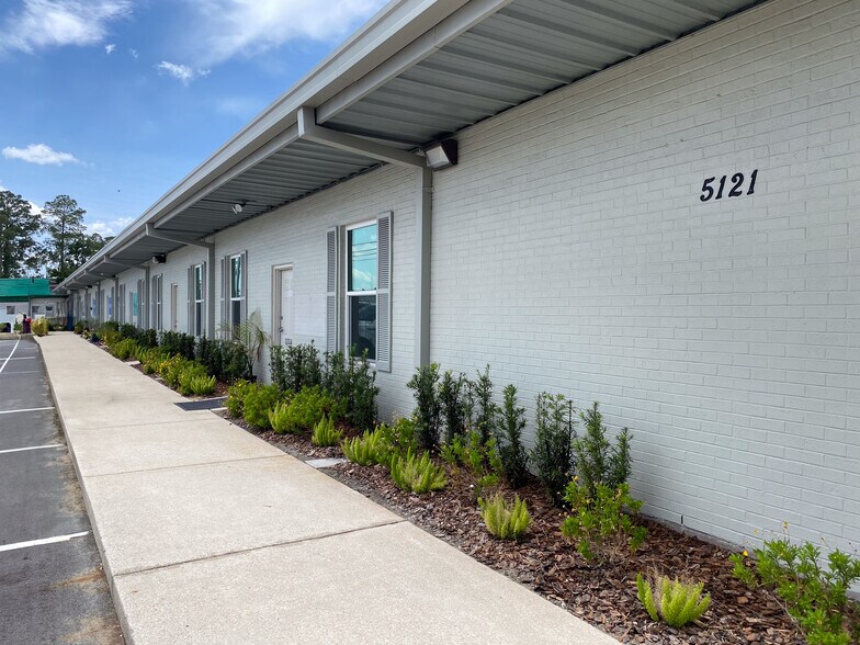 5121 Bowden Rd, Jacksonville, FL for lease - Building Photo - Image 3 of 7
