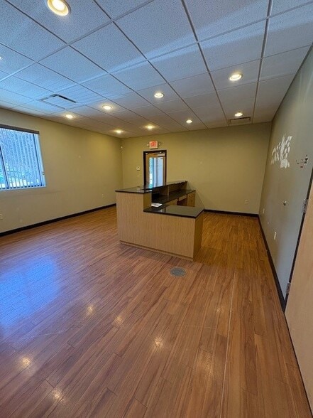 124 Springfield Ct, O'Fallon, IL for lease - Building Photo - Image 3 of 13
