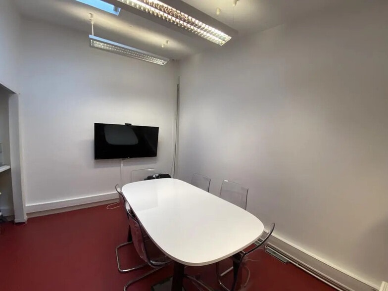 Office in Rennes for lease - Interior Photo - Image 3 of 9