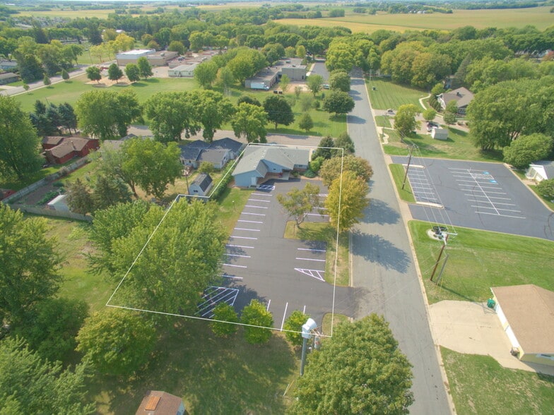 123 Fairlawn Ave W, Winsted, MN for sale - Building Photo - Image 2 of 22