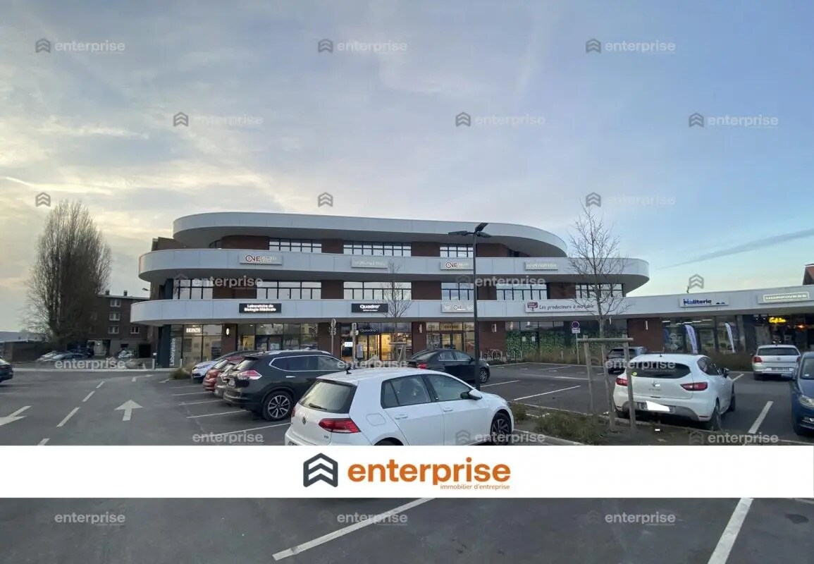 Retail in La Madeleine for lease Building Photo- Image 1 of 4