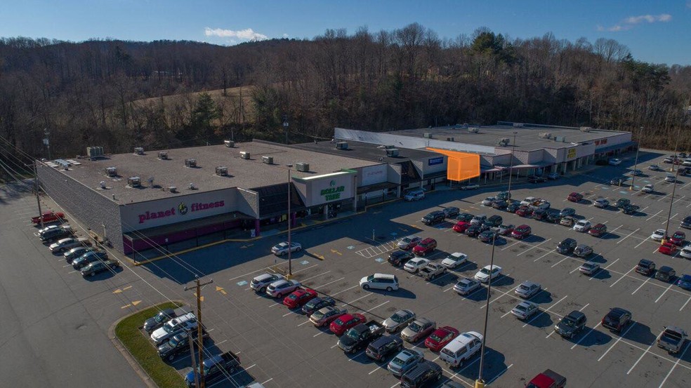 2654 Greensboro Rd, Martinsville, VA for lease - Building Photo - Image 3 of 6